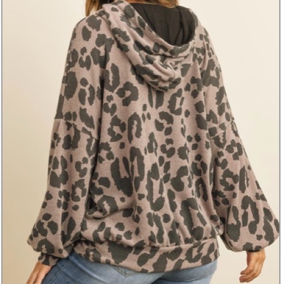 Hooded, Animal Print Pullover Style Top - Picture 8 of 9